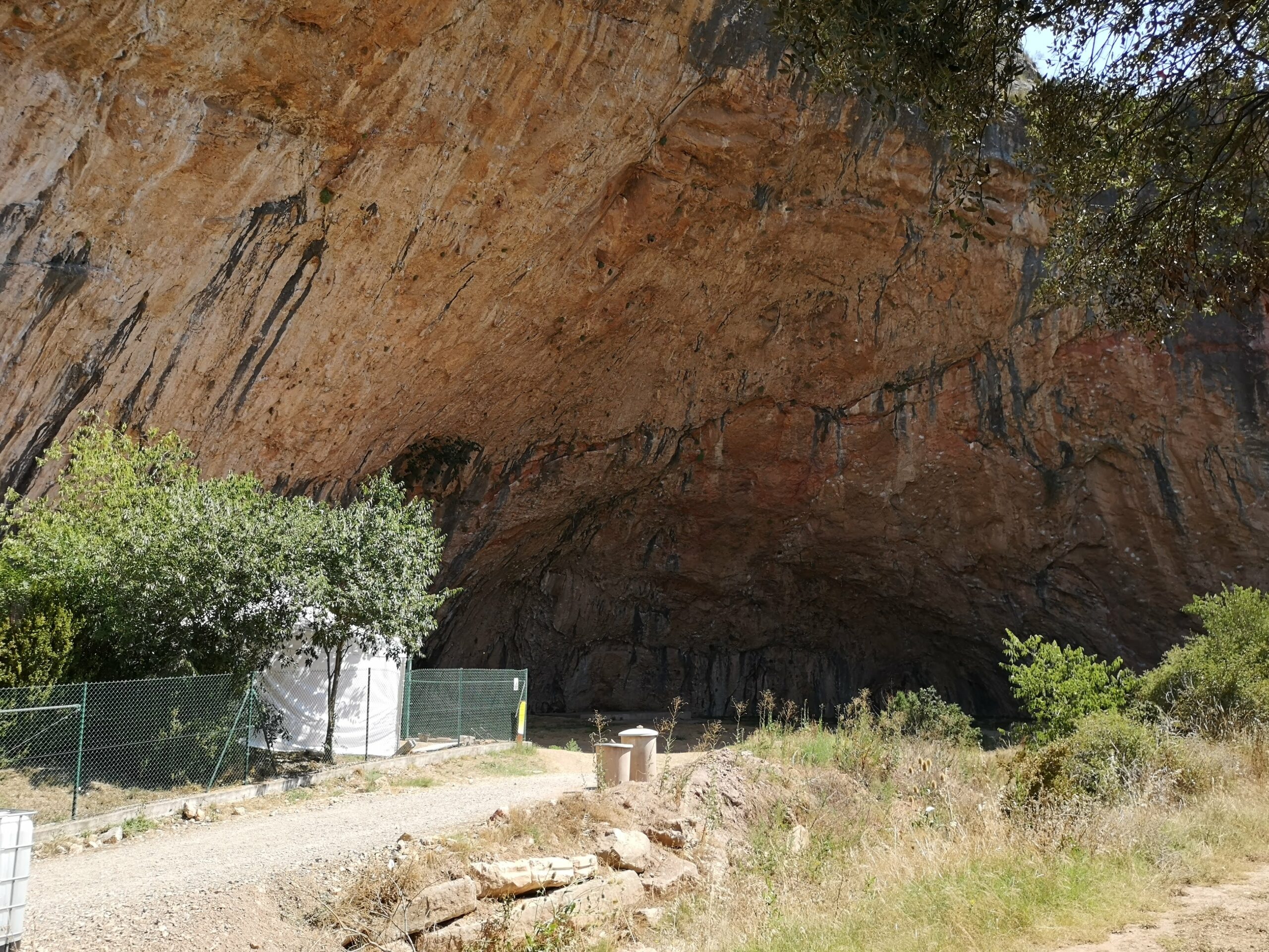 Cova Gran de Santa Linya